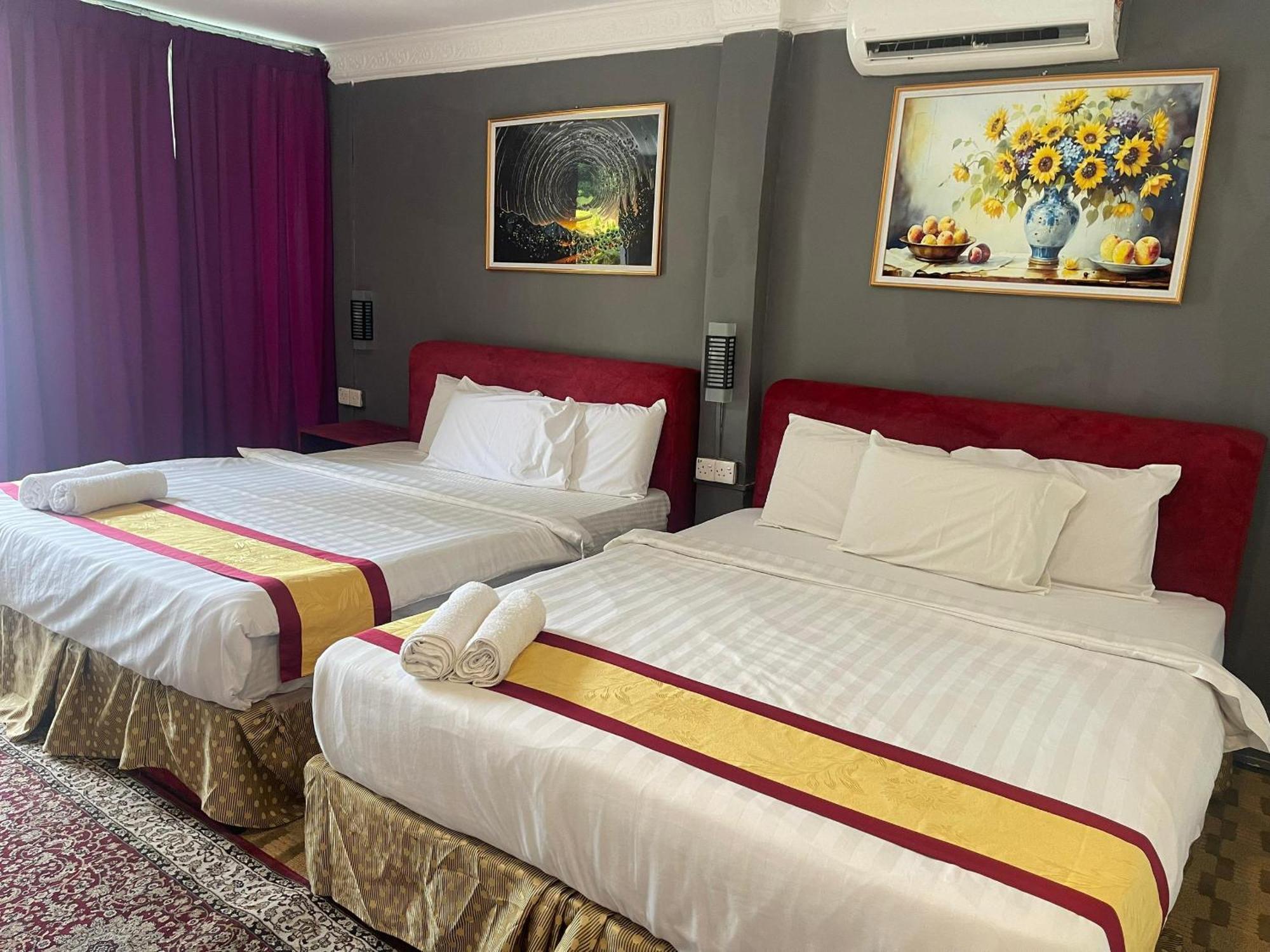 Green Town Hotel And Resort Порт-Диксон Экстерьер фото